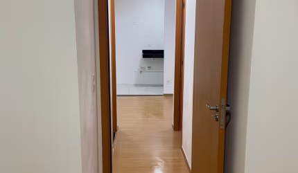Apartamento com 2 quartos, elevador.