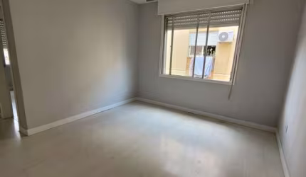 Vende apartamento de 2 dormitórios no Passo da Areia, condomínio ao lado do Conc
