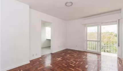 Apartamento com 1 dormitório, sacada e 1 vaga coberta — 48 m² - Passo d’Areia