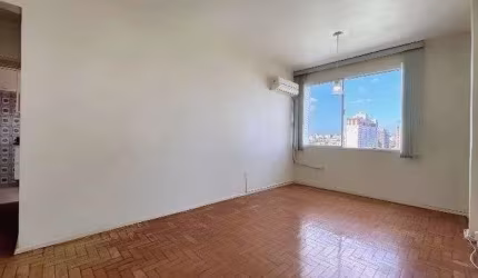 Apartamento de 2 quartos com elevador e vaga de garagem no Bairro Cidade Baixa