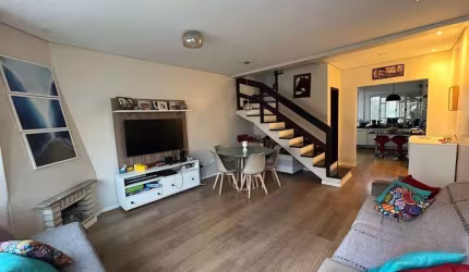 Casa triplex em condomínio no Ecoville com 2 suítes
