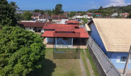 Imóvel com amplo quintal em bairro tranquilo.