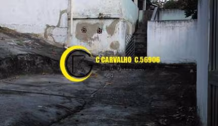 Casa 2 quartos em Irajá/RJ com quintal e espaço para construir