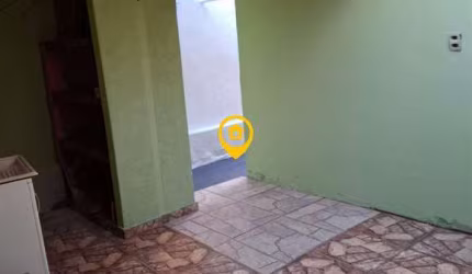 Aluga- Casa 2 dormitórios boa localização no Ipiranga