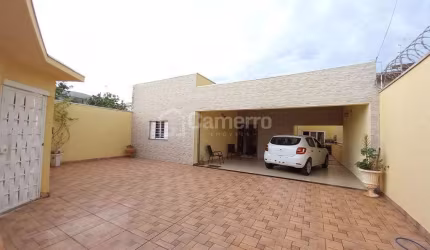 Casa com 3 dormitórios, sendo 2 suítes,  à venda, 165 m² por R$ 800.000 - Terras de Santa Bárbara -