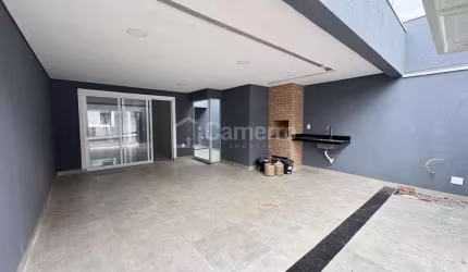 Casa com 3 dormitórios, sendo 1 suíte,  à venda, 129 m² por R$ 750.000 - Parque Universitário - Ame