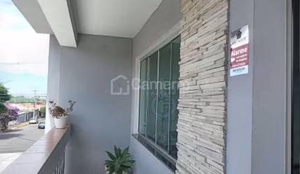 Casa com 3 dormitórios no térreo e 2 salas comerciais na parte superior, à venda, 202 m² por R$ 510