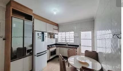 Casa com 3 dormitórios, sendo 1 suíte,  à venda, 119 m² por R$ 420.000 - Jardim Boer II - Americana