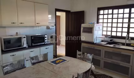Casa com 4 dormitórios, 1 suíte,  à venda, 278 m² por R$ 830.000 - Werner Plaas - Americana/SP