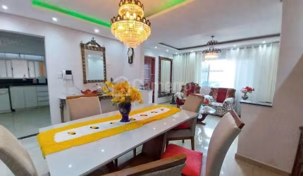 Casa com 3 dormitórios à venda, sendo 1 suíte, 118 m² por R$ 900.000 - Santa Rosa 2 - Santa Bárbara
