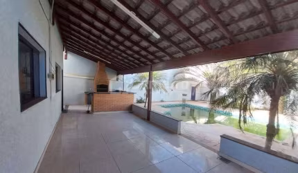 Casa com 3 dormitórios para alugar por R$ 5.000/mês - Jardim Ipiranga - Americana/SP