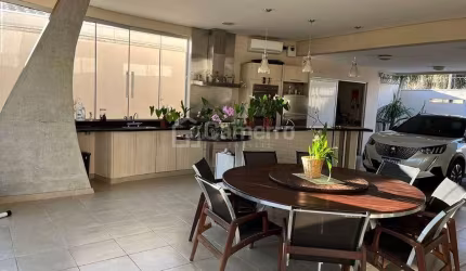 Casa com 4 dormitórios para alugar por R$ 6.500/mês - Jardim América - Santa Bárbara D'Oeste/SP