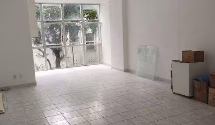 Vendo excelente Sala ampla de 45m² no Edf Cidade Baixa - Comércio