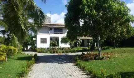 Vende-se excelente casa de condomínio em Jauá.