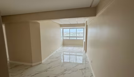 Vendo apartamento 03 quartos com 01 suíte em ótima localização na Paralela