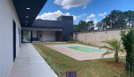 Linda chácara em condomínio fechado Casa nova