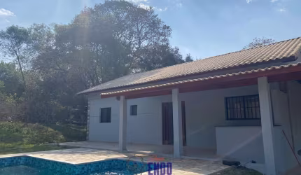 Linda Chácara Nova em um Excelente Loteamento