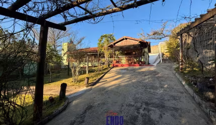 Linda Chácara Próx ao centro com belo paisagismo Aceita Financiamento Bancário