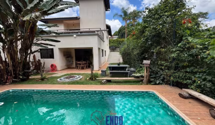 Linda Casa de Campo em condomínio Colinas de Ibiúna com 440 m de área + 400 m de área verde