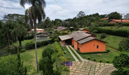 Linda chácara em condomínio fechado com vista deslumbrante