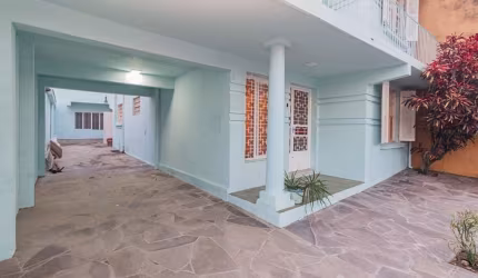 Casa para venda  no Bairro Santana em Porto Alegre