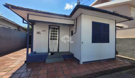 casa com 3 dormitórios + edicula com 1 suíte em Balneario Estreito - Florianópolis