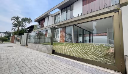 Casa com 3 suítes no parque São Jorge