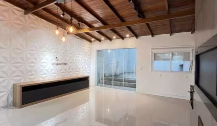 Casa com 3 quartos à venda no Vinhedos, Caxias do Sul  por R$ 680.000