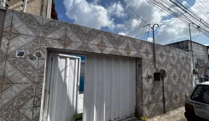 Casa para Venda em Fortaleza, Prefeito José Walter, 5 dormitórios, 2 suítes, 2 banheiros, 3 vagas