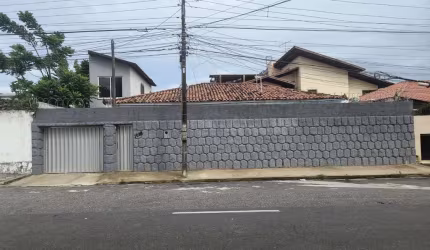 Casa para Venda em Fortaleza, Rodolfo Teófilo, 5 dormitórios, 2 suítes, 4 banheiros, 3 vagas