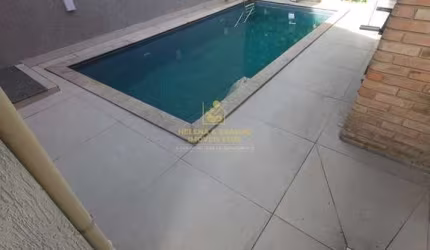 Casa com Piscina em Praia Grande