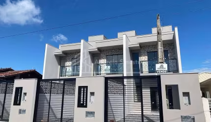 Casa com 3 quartos à venda na Rua Papanduva 60, Praia Grande, São Francisco do Sul por R$ 518.900