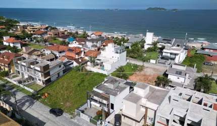 Casa com 3 quartos à venda na Rua Toquio 390, Itaguaçu, São Francisco do Sul por R$ 1.750.000