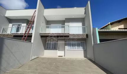 Casa com 3 quartos à venda na Rua Delhi 551, Itaguaçu, São Francisco do Sul por R$ 1.250.000