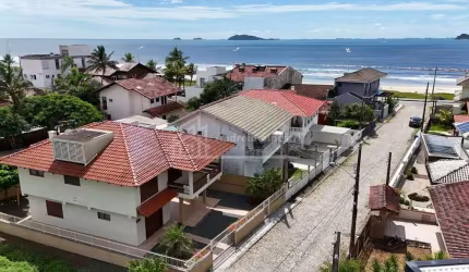 Casa com 4 quartos à venda na Rua Beirute, Ubatuba, São Francisco do Sul por R$ 1.250.000