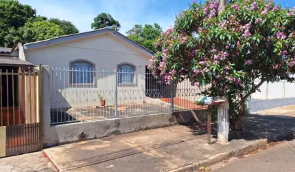 Casa para Alugar no bairro Luiz de Sá, com 3 dormitórios - Região Norte