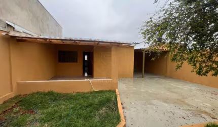 Casa para locação com 2 quartos e amplo terreno na região Oeste de Londrina