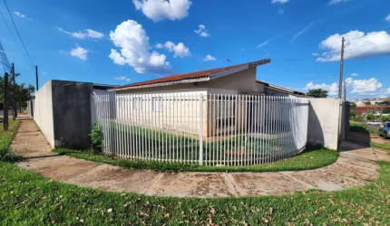 Casa para alugar no bairro Heimtal com 3 quartos, sendo 1 suíte em Londrina