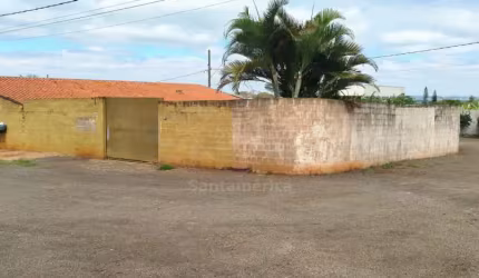 Chácara à venda na Warta com 2 piscinas e 2 banheiros