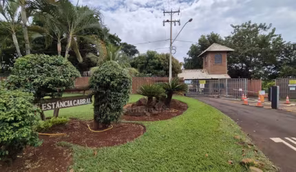 Casa à venda no Condomínio Estância Cabral com 3 quartos sendo 1 suíte em Londrina