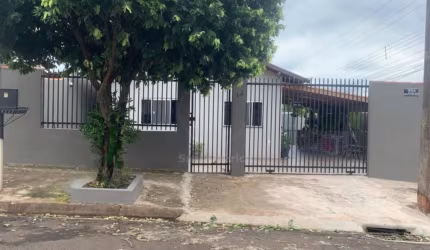 Casa à Venda com 3 dormitórios próximo da Avenida Saul Elkind