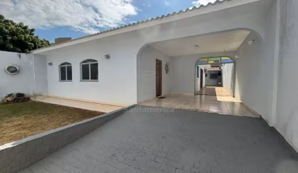 Casa ampla com 4 quartos sendo 1 suíte na Região Leste sendo próximo ao Aeroporto