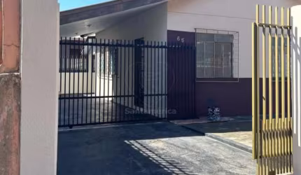 Casa para Alugar no Bairro Vitória Régia, com 2 Quartos - Região Leste