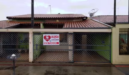Casa para alugar na região Leste contendo 3 dormitórios sendo 1 suíte.