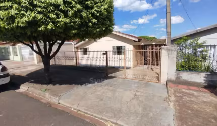 Casa à Venda na Região Norte de Londrina com Edícula