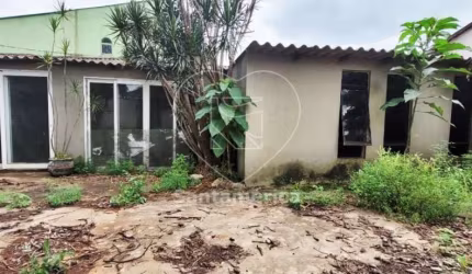 Casa à venda no bairro Milton Gavetti com 2 quartos em Londrina