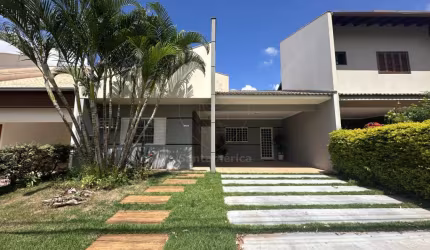 Casa à Venda no Condomínio Aspen Park Residence com 3 Quartos sendo 1 suíte