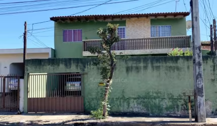 Casa à venda com 3 dormitórios sendo 1 suíte na região Oeste de Londrina