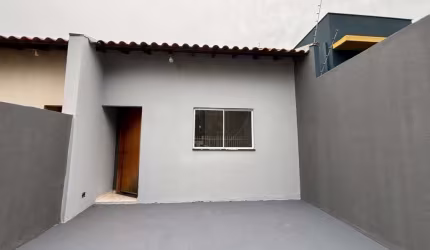 Casa Geminada à Venda com 2 Quartos na Região Norte de Londrina