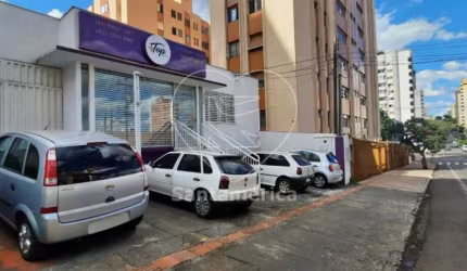 Casa comercial à venda e para alugar no centro de Londrina com 12 salas e 4 banheiros